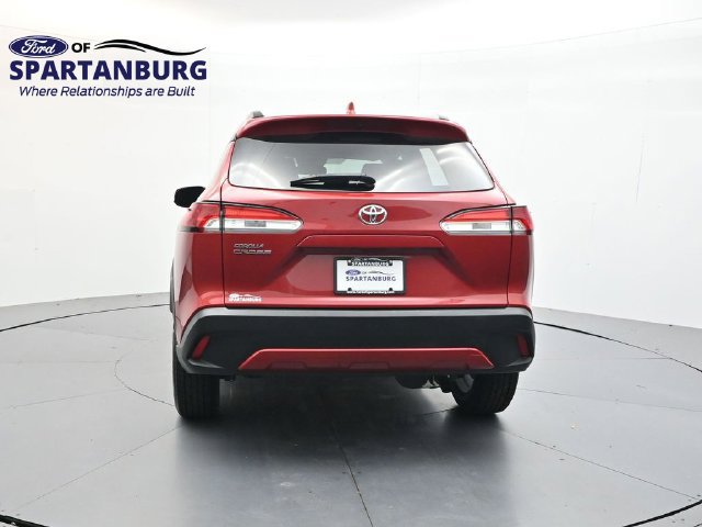 Used 2023 Toyota Corolla Cross LE FWD image 6