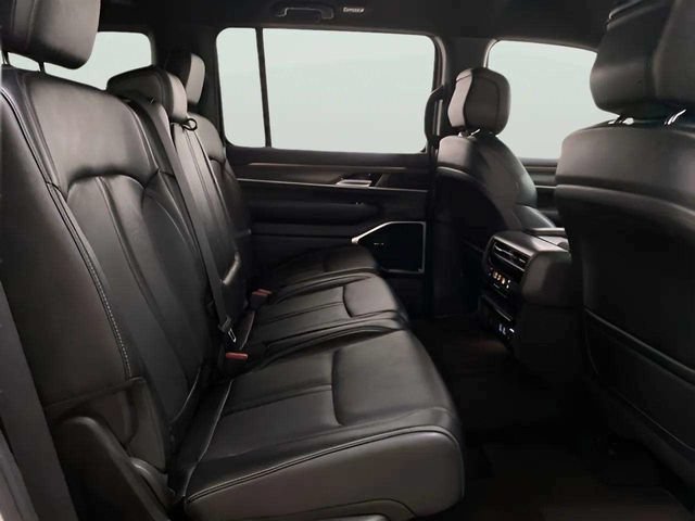 Used 2024 Jeep Wagoneer Series II w/ Flexible Seating Group RWD image 25