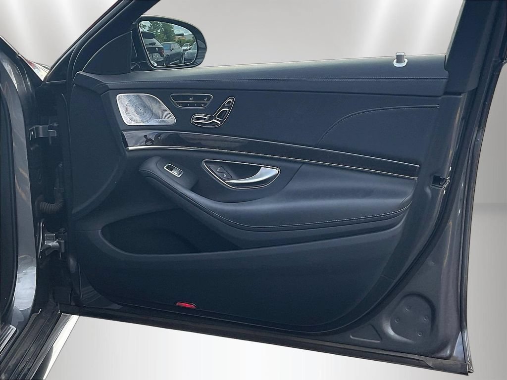 Used 2017 Mercedes-Benz S 550 4MATIC Sedan image 27
