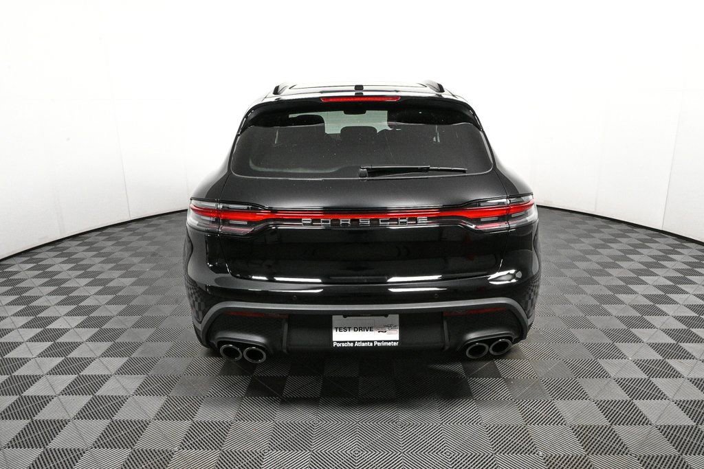 Certified 2026 Porsche Macan AWD/4WD image 30