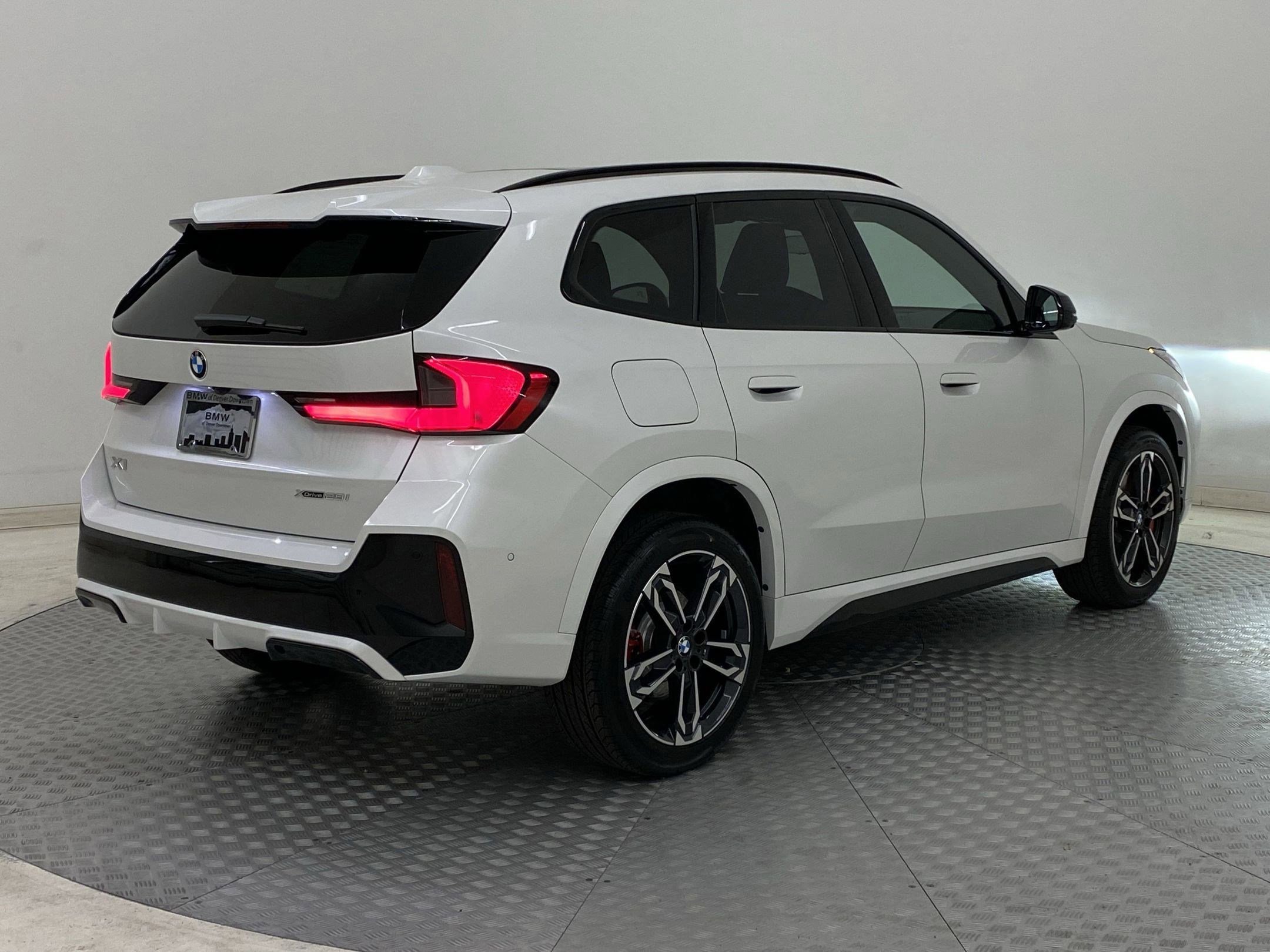 Used 2025 BMW X1 xDrive28i w/ Premium Package image 8