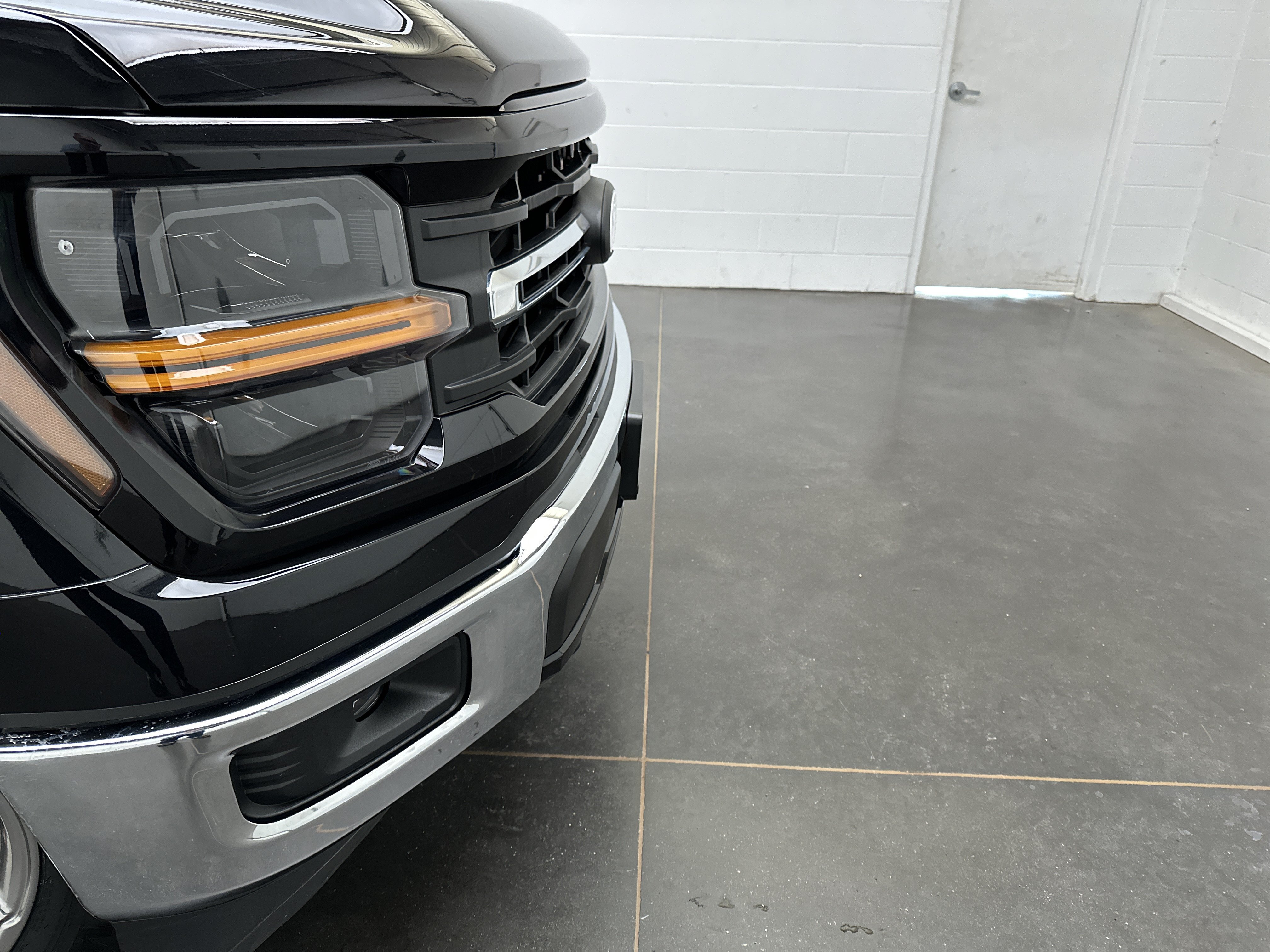 Used 2024 Ford F150 XLT AWD/4WD image 2