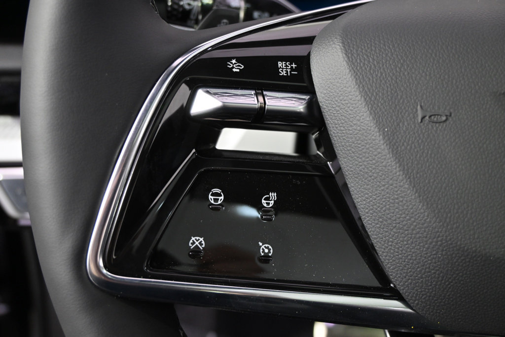 New 2026 Cadillac Optiq Luxury 2 w/ LPO, Floor Liner Package AWD/4WD image 32