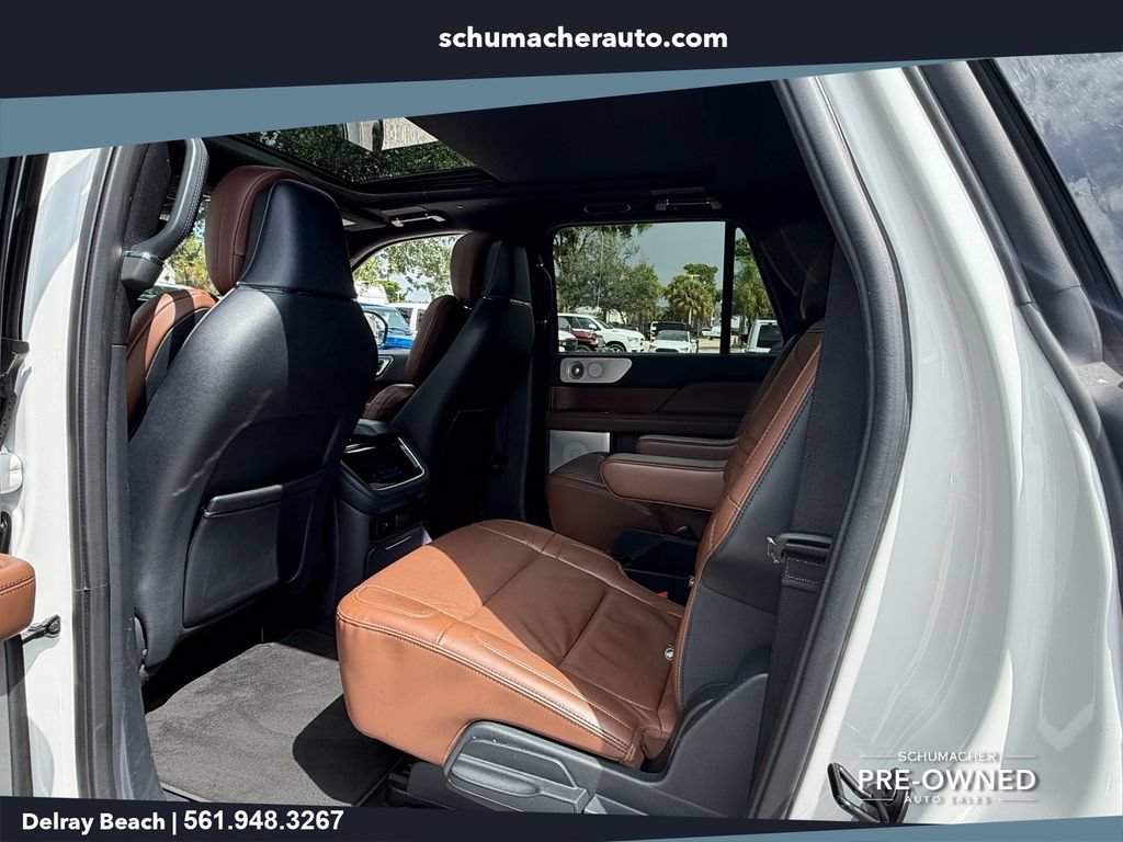 Used 2022 Lincoln Navigator L Reserve RWD image 13