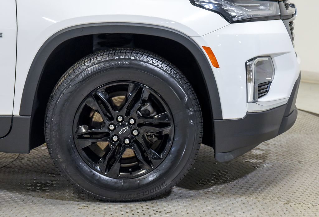 Used 2023 Chevrolet Traverse LT image 13