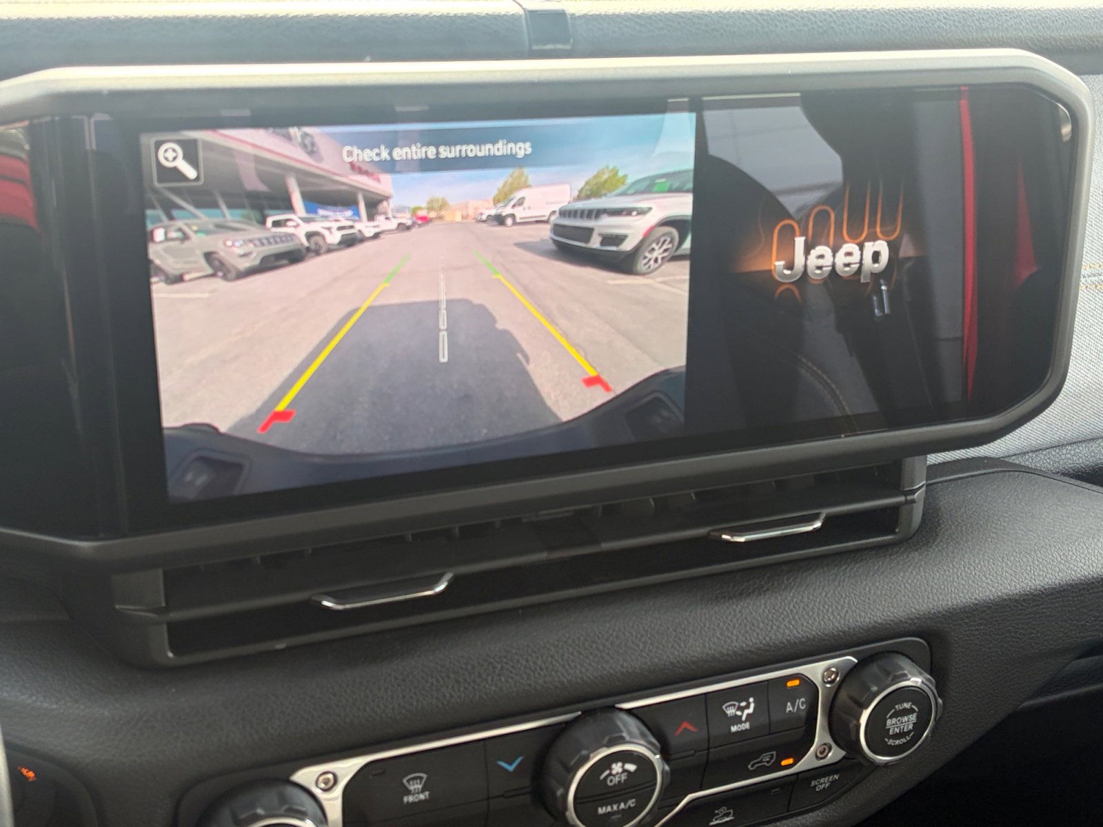 Used 2025 Jeep Gladiator Sport image 22