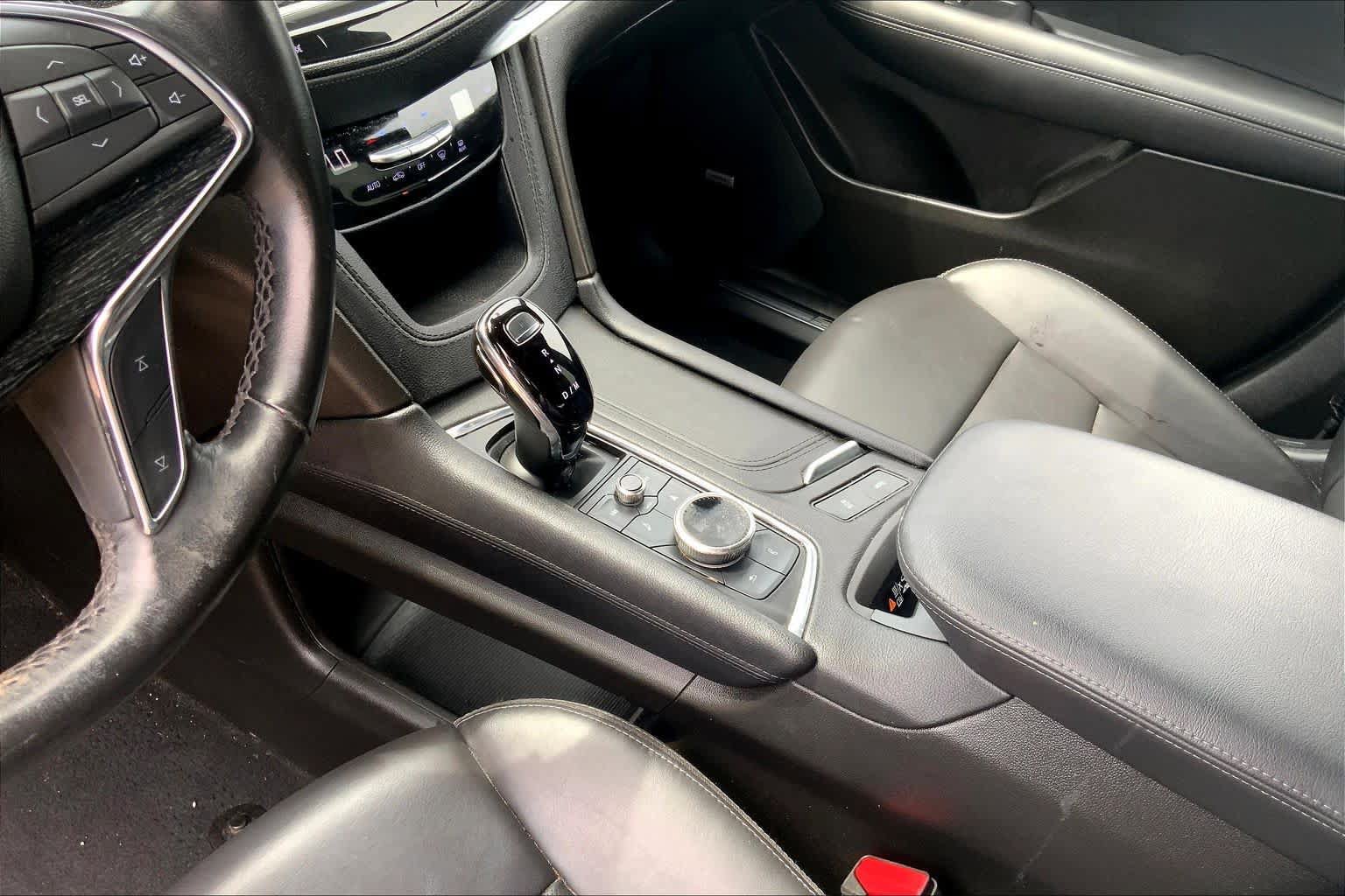 Used 2023 Cadillac XT5 Premium Luxury FWD image 16