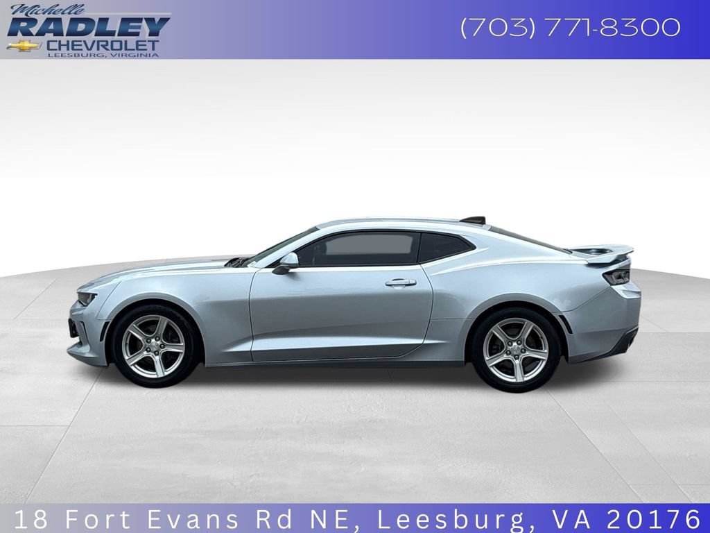 Used 2018 Chevrolet Camaro LT w/ Technology Package RWD image 2