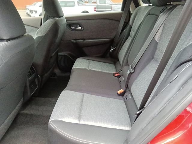 Used 2023 Nissan Rogue SV image 27