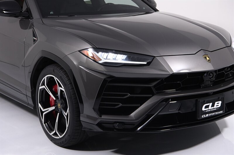 Used 2021 Lamborghini Urus AWD/4WD image 47