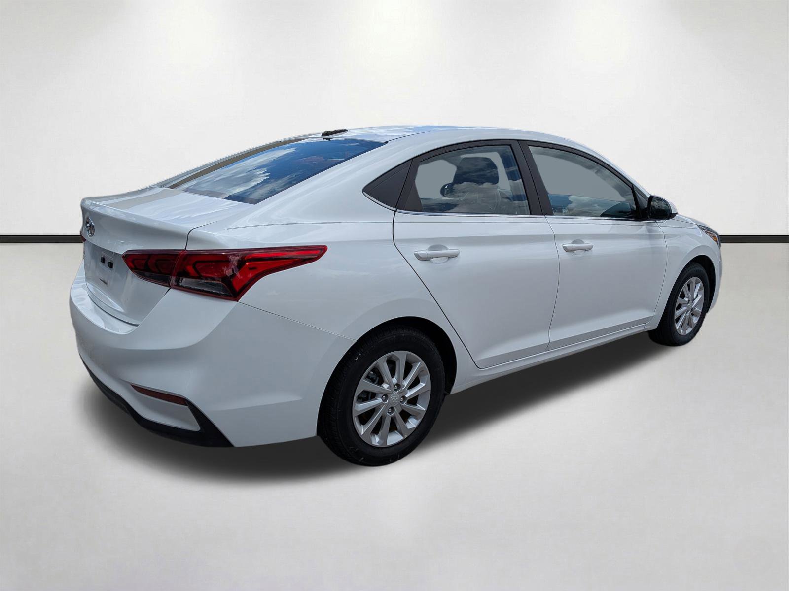 Used 2021 Hyundai Accent SEL FWD image 4