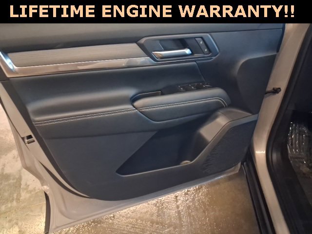 Used 2025 GMC Terrain Elevation image 18