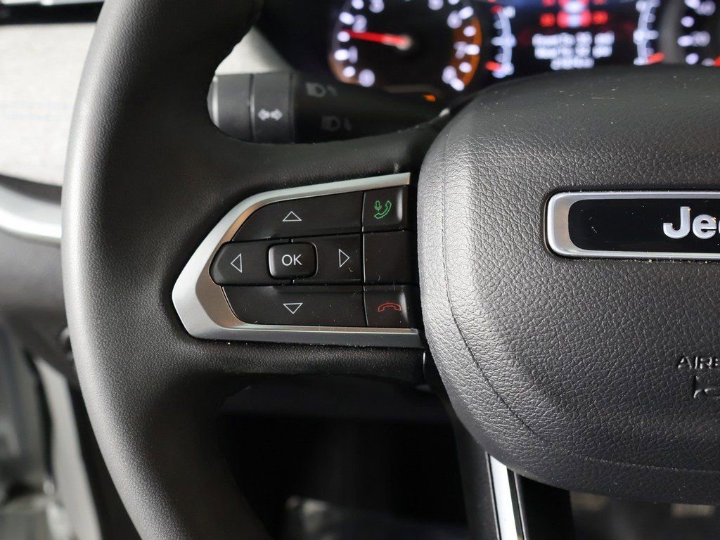 Used 2023 Jeep Compass Latitude image 37