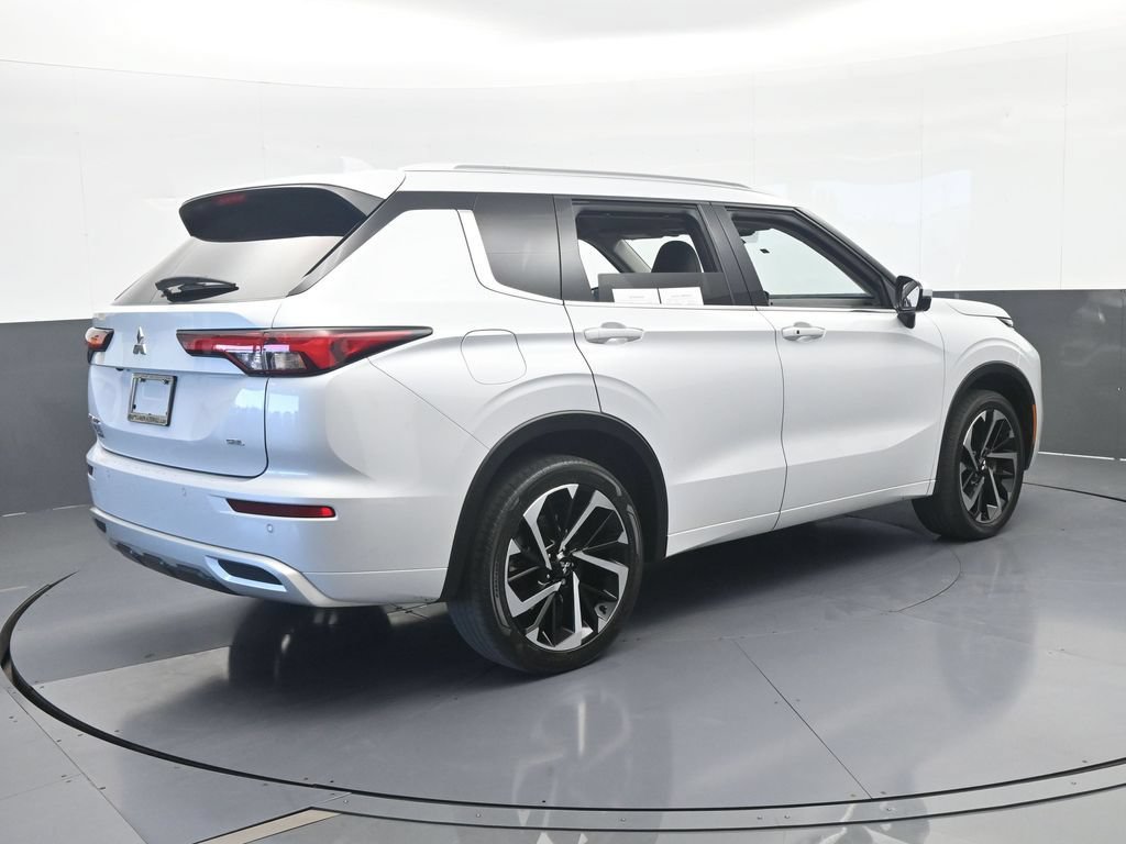 Used 2024 Mitsubishi Outlander SEL FWD image 6