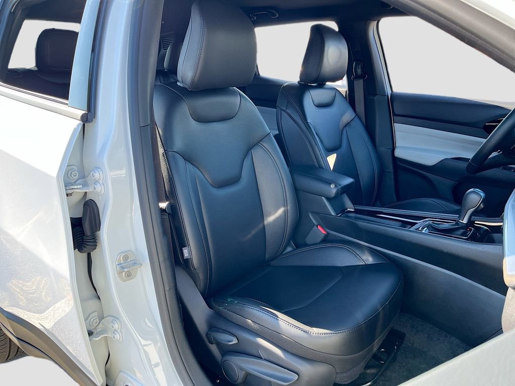 Certified 2025 Jeep Compass Limited image 25