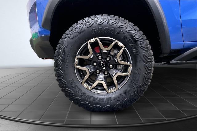 Used 2025 Chevrolet Colorado ZR2 w/ Technology Package image 9