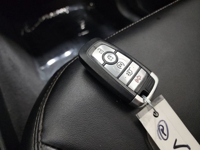 Used 2021 Ford Explorer XLT w/ Equipment Group 202A AWD/4WD image 38