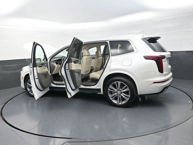 Used 2023 Cadillac XT6 Premium Luxury image 31