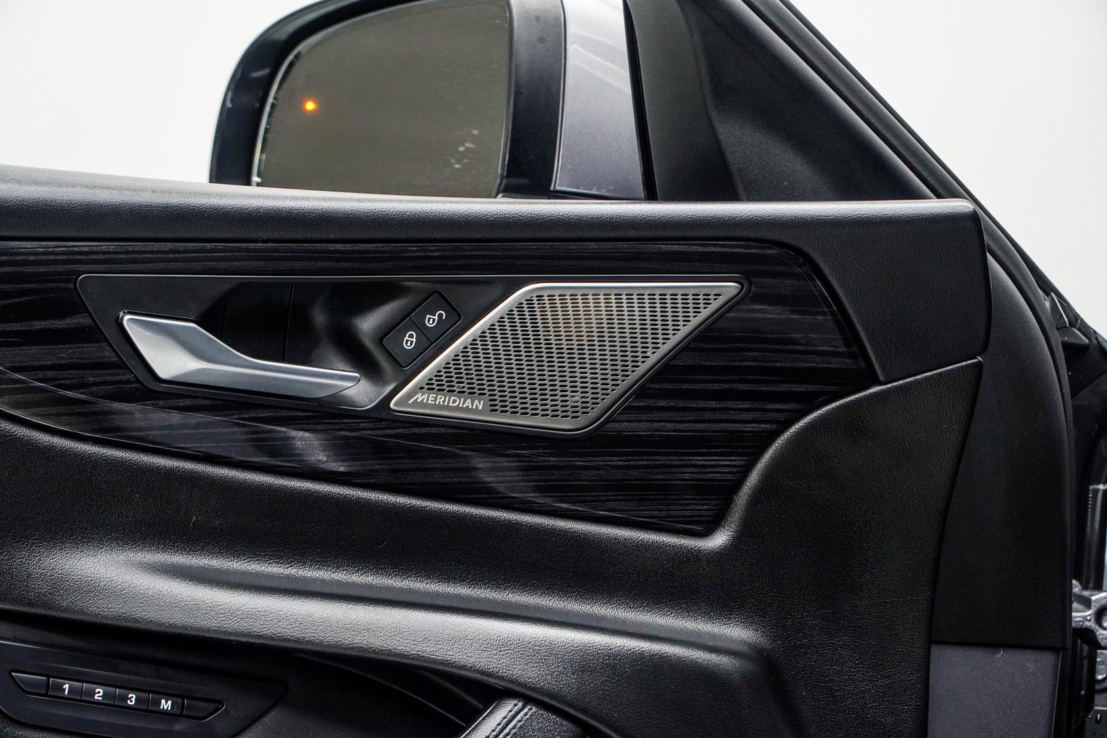 Used 2020 Jaguar XE S image 31