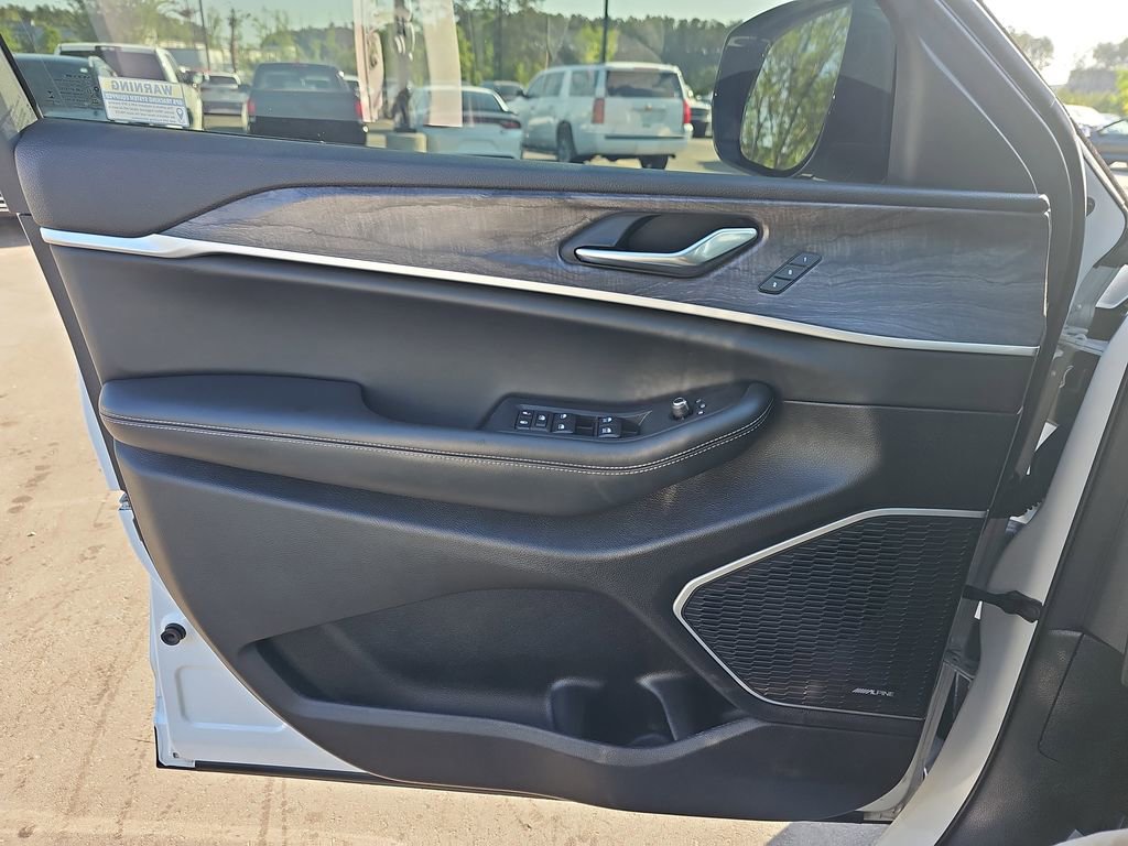 Used 2022 Jeep Grand Cherokee Limited w/ Trailer Tow Prep Group (B) AWD/4WD image 31