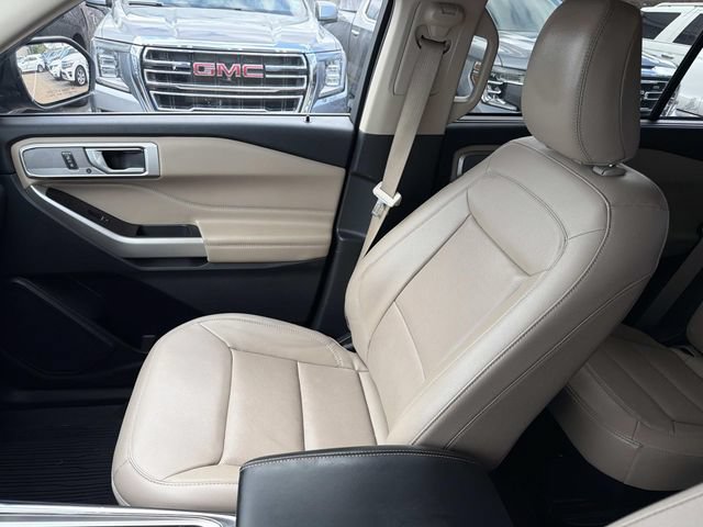 Used 2022 Ford Explorer Limited w/ Equipment Group 301A RWD image 21