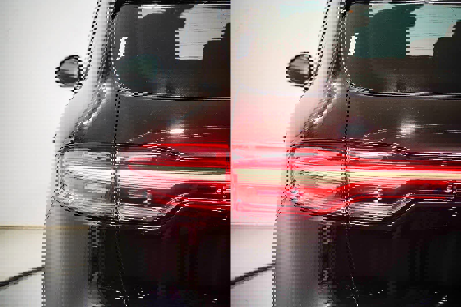 Used 2024 Porsche Macan image 9