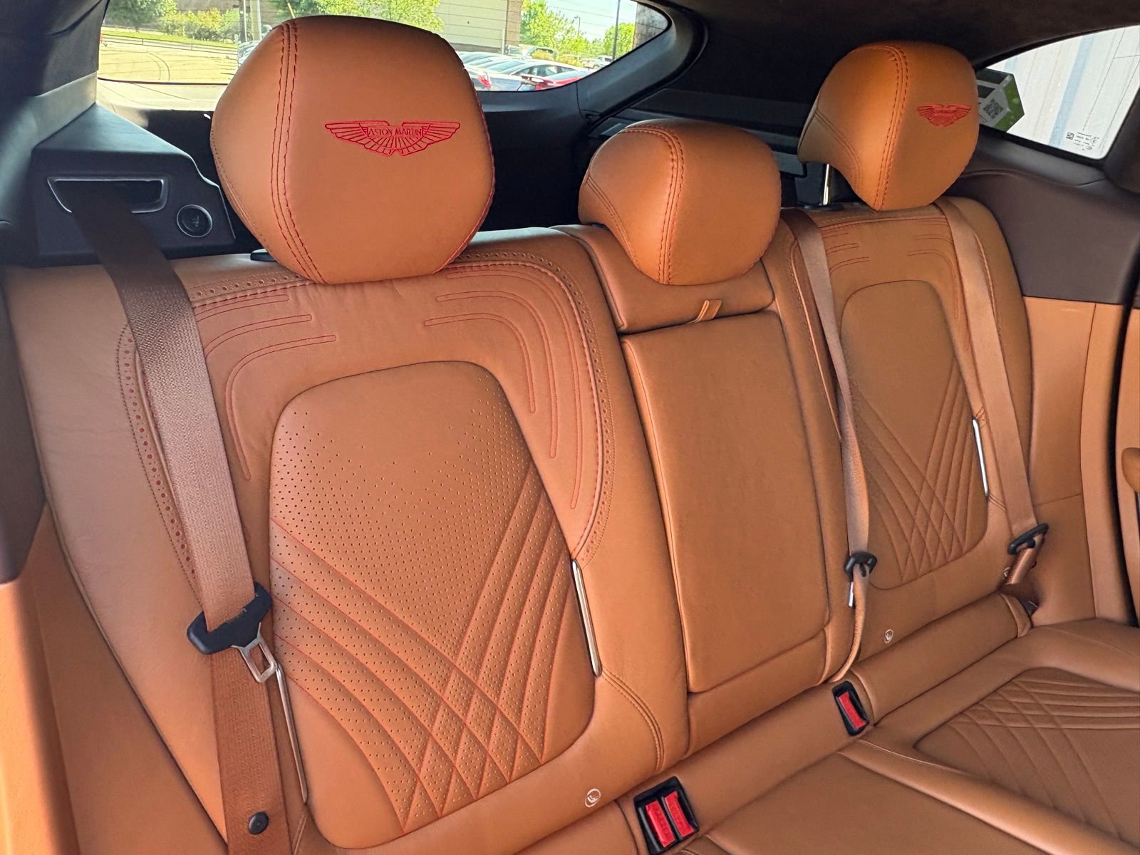 Used 2021 Aston Martin DBX image 43