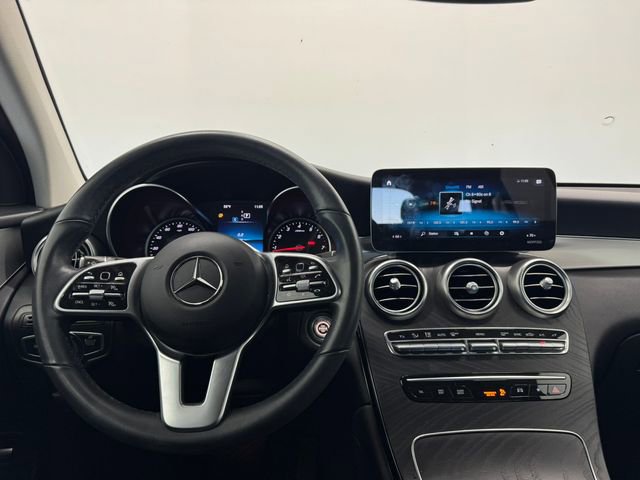 Used 2022 Mercedes-Benz GLC 300 image 3
