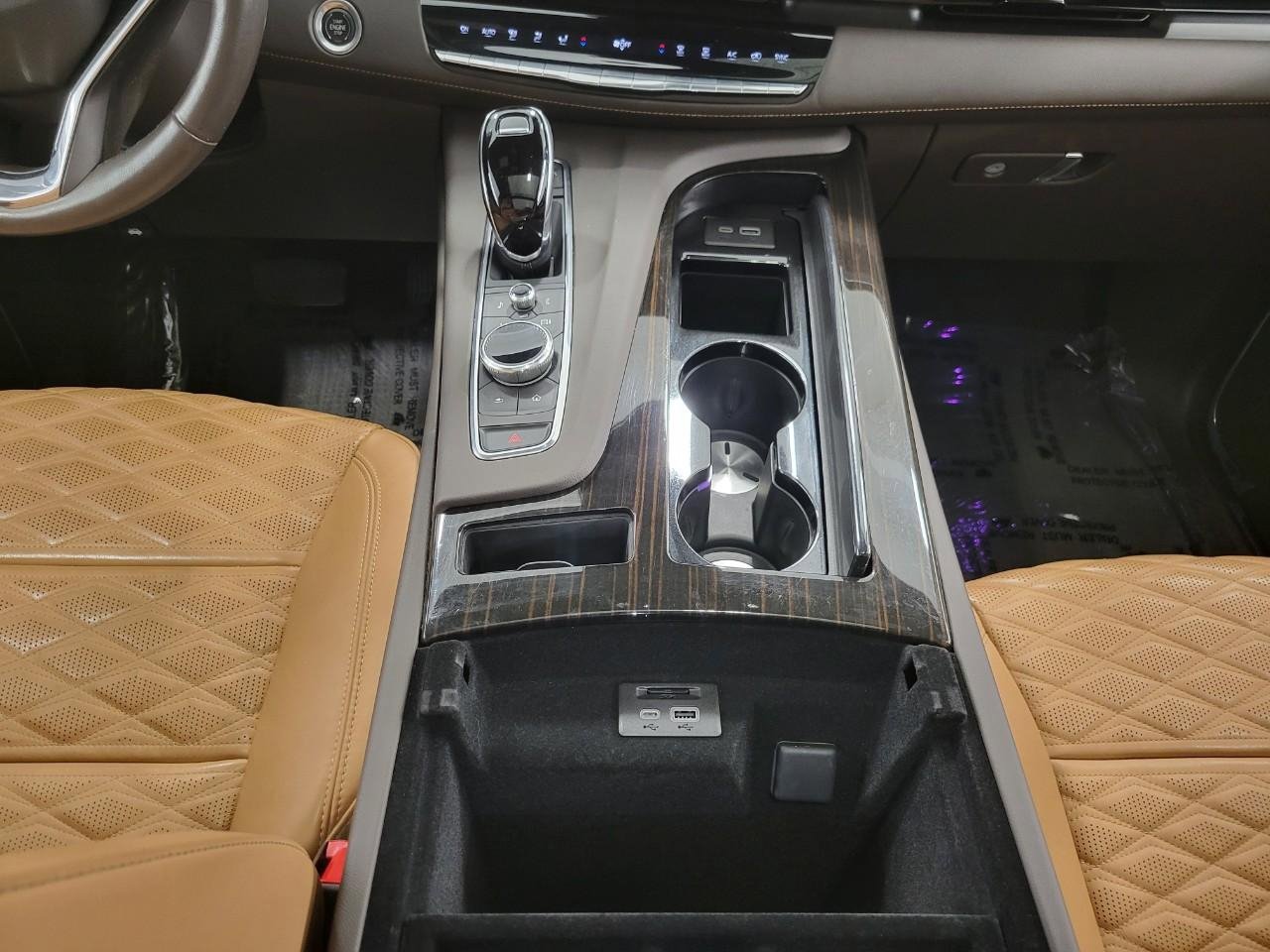 Used 2023 Cadillac Escalade Premium Luxury w/ Performance Package AWD/4WD image 17