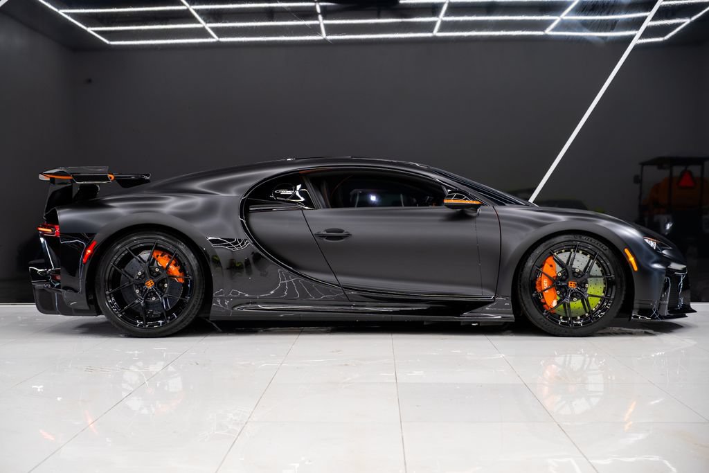 Used 2023 Bugatti Chiron Pur Sport AWD/4WD image 6