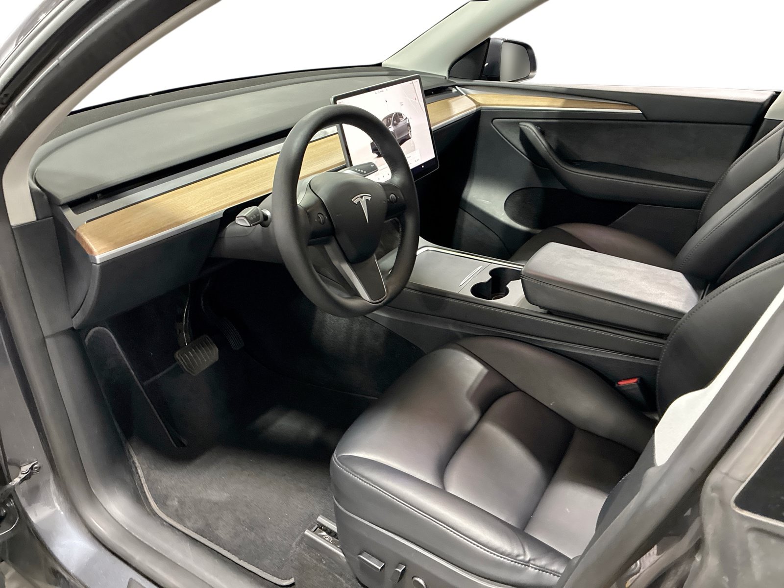 Certified 2023 Tesla Model Y Long Range AWD/4WD image 9