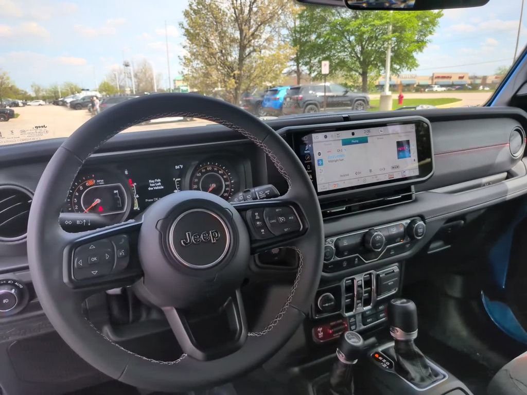 Used 2025 Jeep Wrangler Unlimited Rubicon AWD/4WD image 28