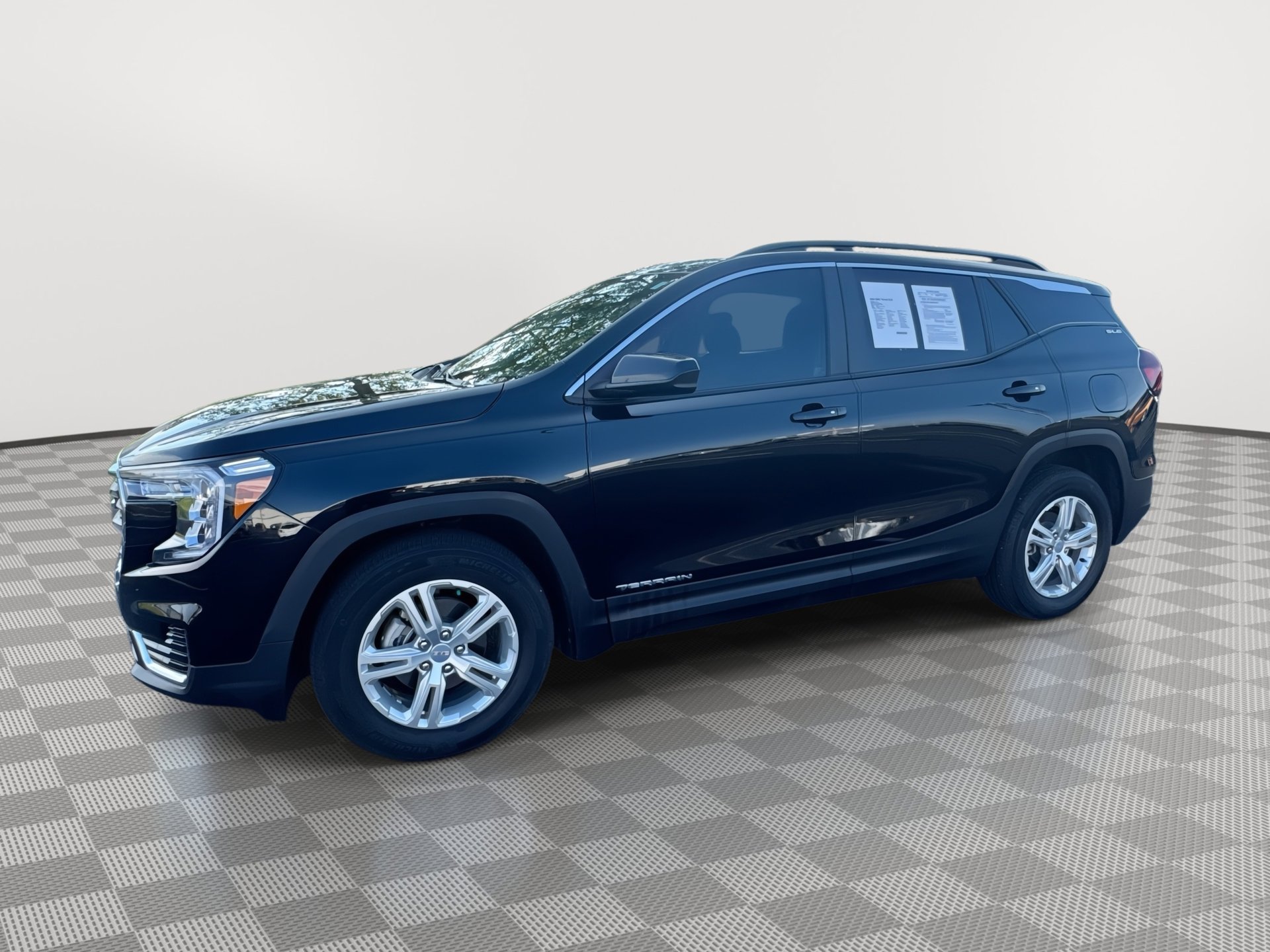 Used 2024 GMC Terrain SLE w/ Driver Convenience Package