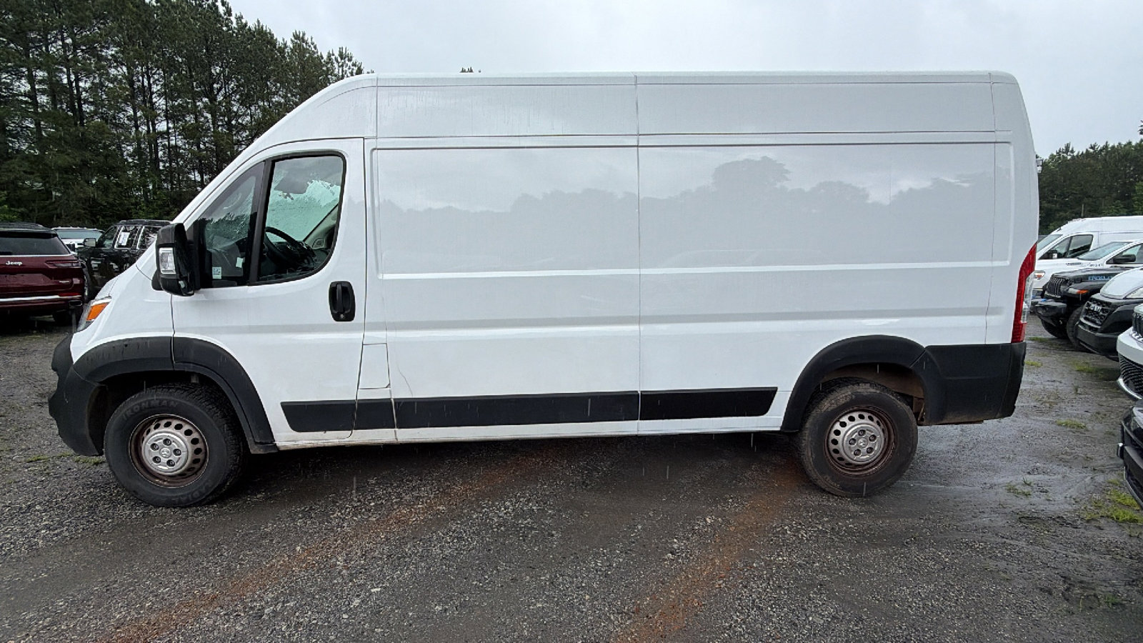 Used 2024 RAM ProMaster 2500 w/ Convenience Group FWD image 11