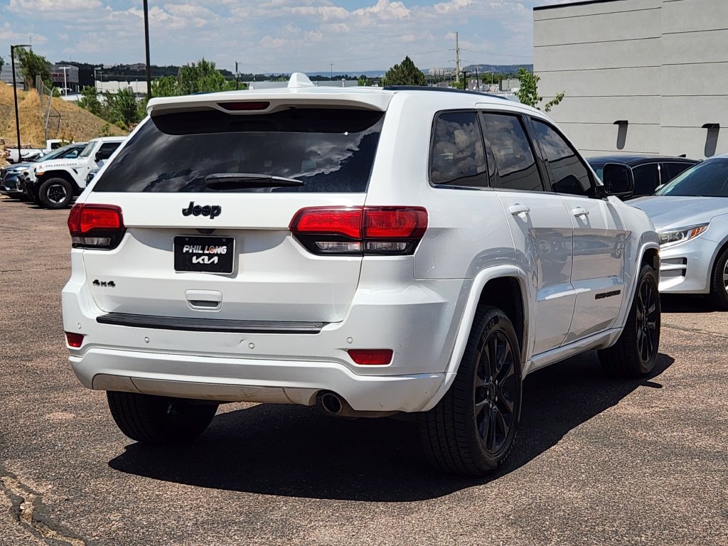 Used 2020 Jeep Grand Cherokee Altitude AWD/4WD image 5