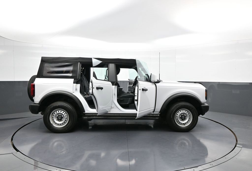 Used 2021 Ford Bronco Base image 44