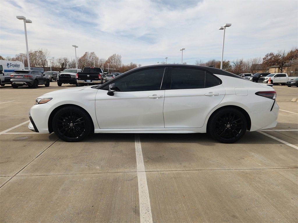 Used 2022 Toyota Camry XSE image 5