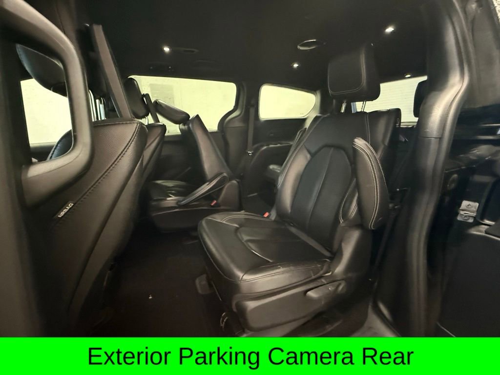 Used 2022 Chrysler Pacifica Touring-L w/ Uconnect Theater Family Group image 9