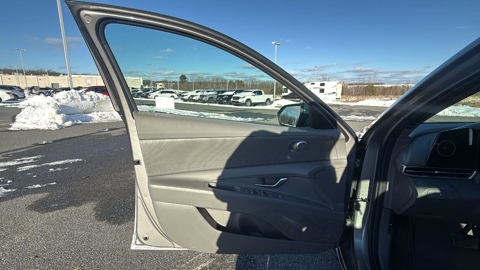 Used 2024 Hyundai Elantra SEL image 23