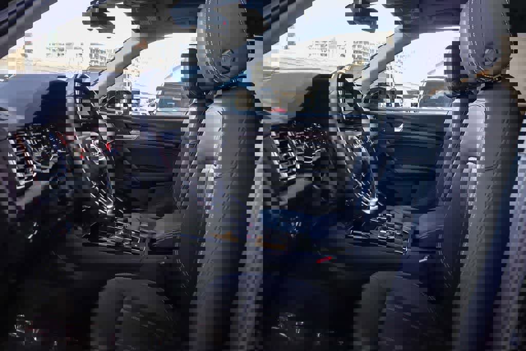 Used 2022 Audi Q5 2.0T Premium w/ Convenience Package image 18