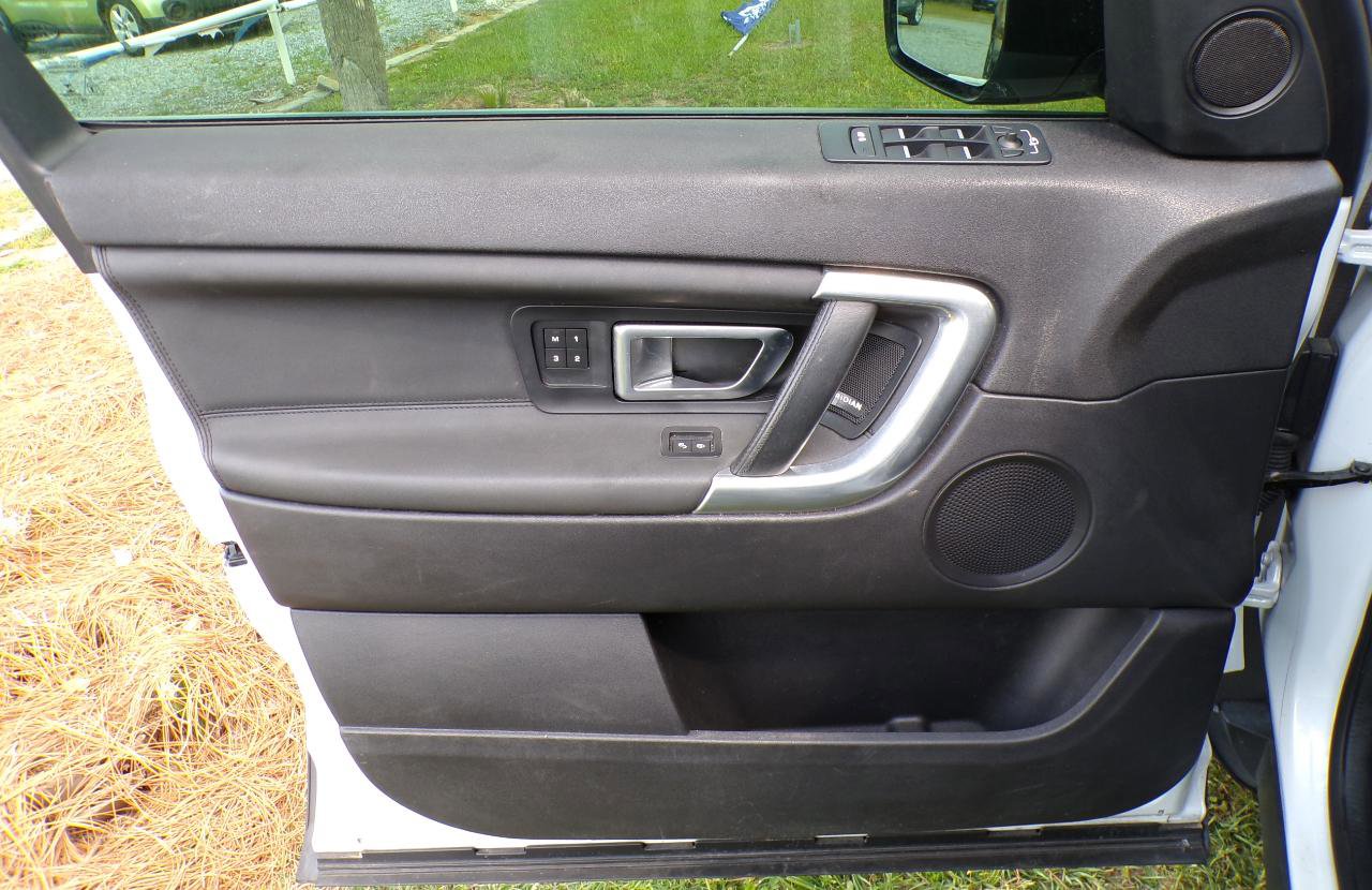 Used 2019 Land Rover Discovery Sport image 33