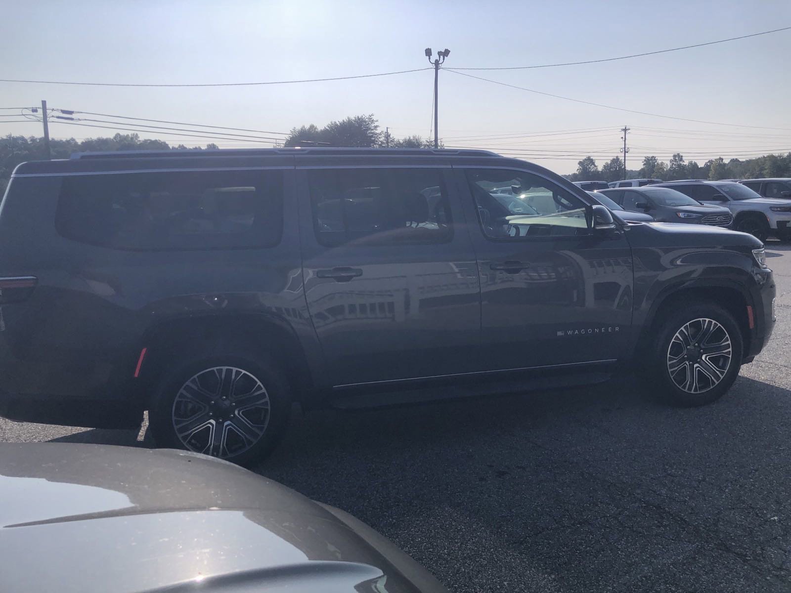 Used 2024 Jeep Wagoneer L Series II w/ Flexible Seating Group image 8