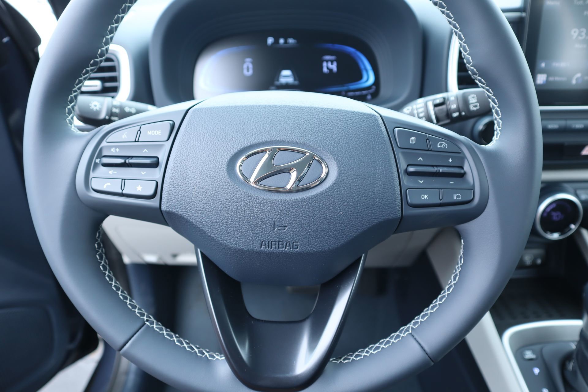New 2026 Hyundai Venue SEL FWD image 3