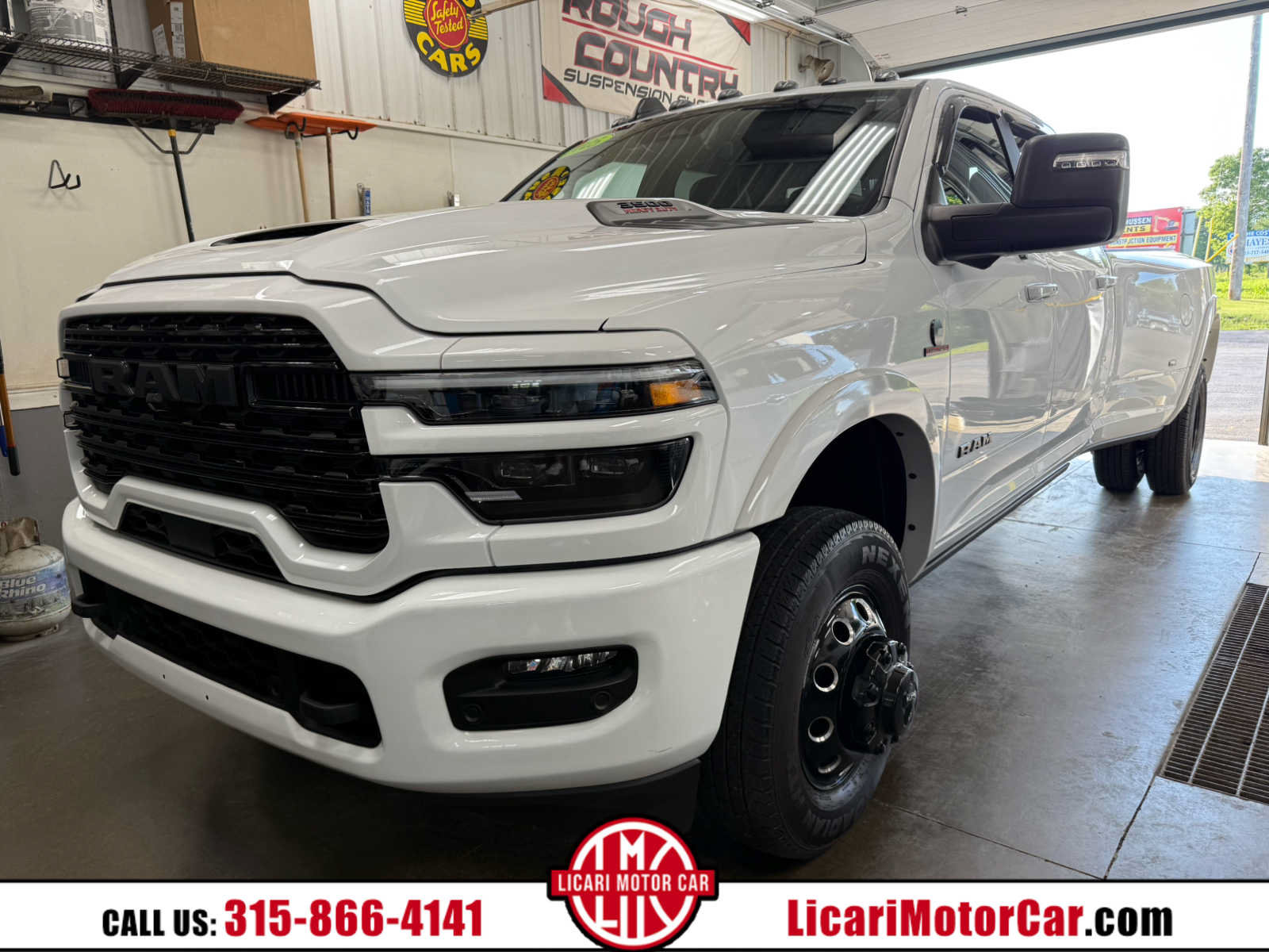 Used 2025 RAM 3500 Limited AWD/4WD image 1