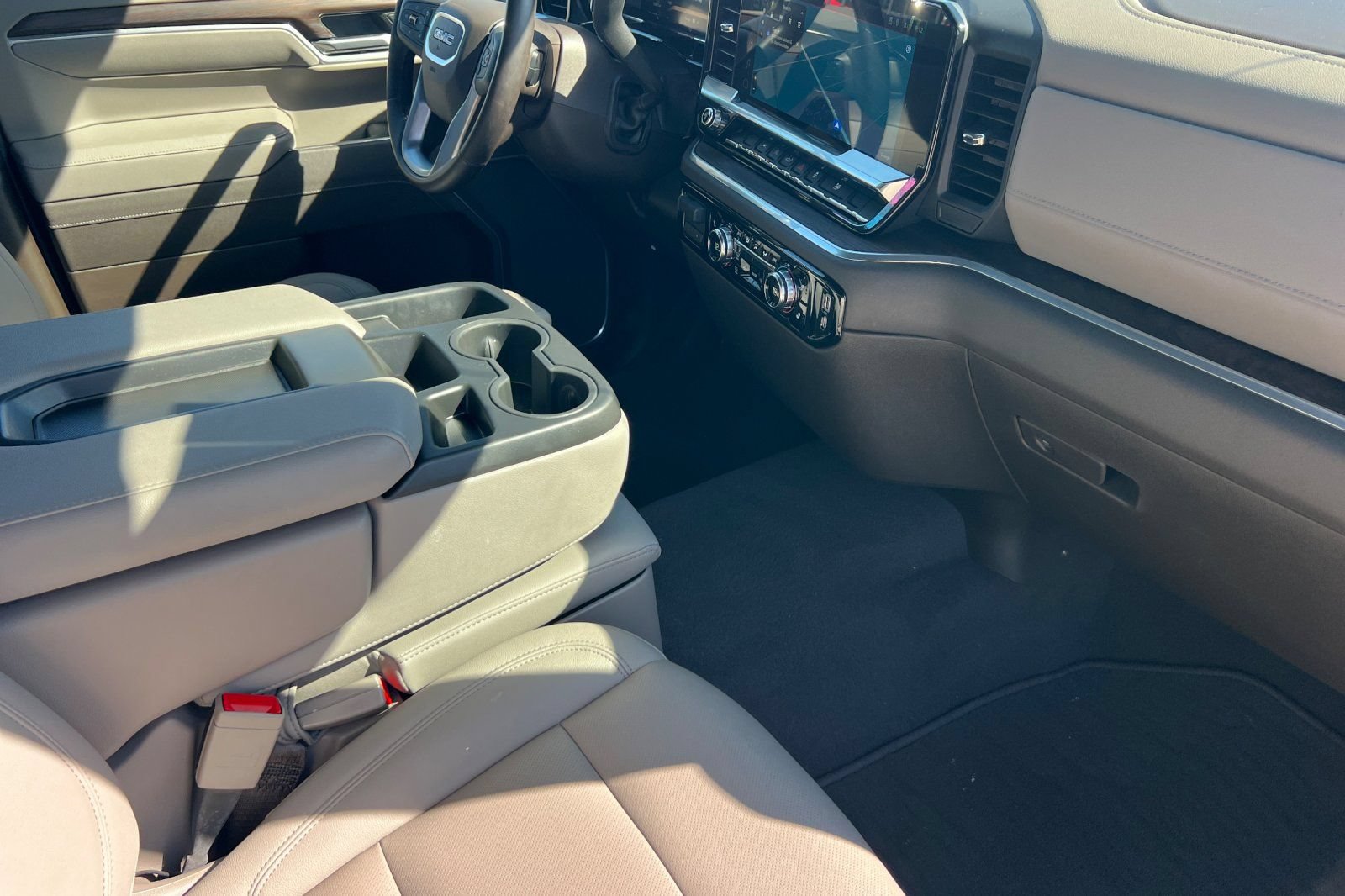 Used 2026 GMC Sierra 1500 SLT RWD image 20