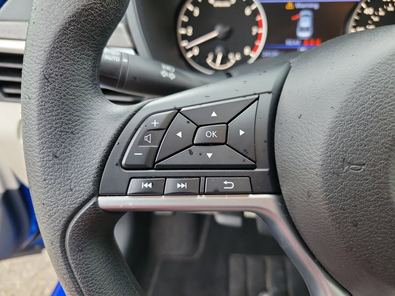 Used 2025 Nissan Altima 2.5 SV image 18