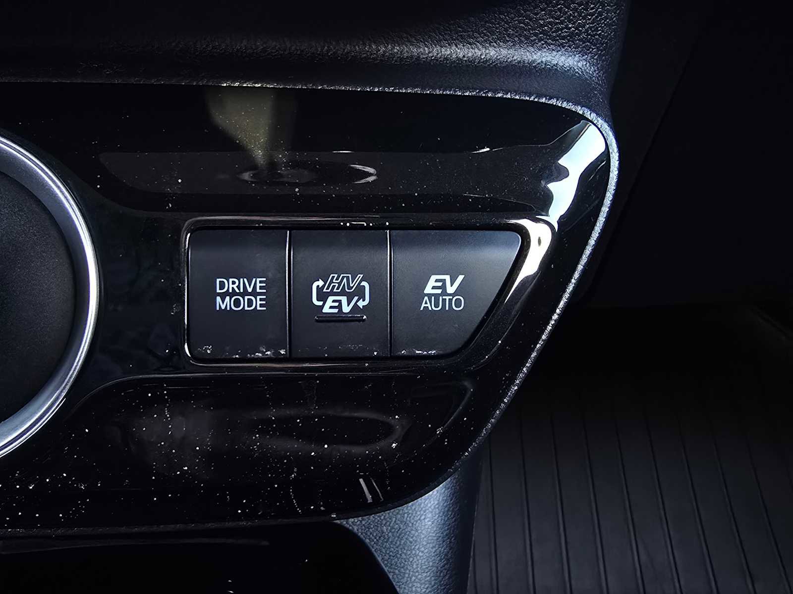 Used 2020 Toyota Prius Prime XLE image 31