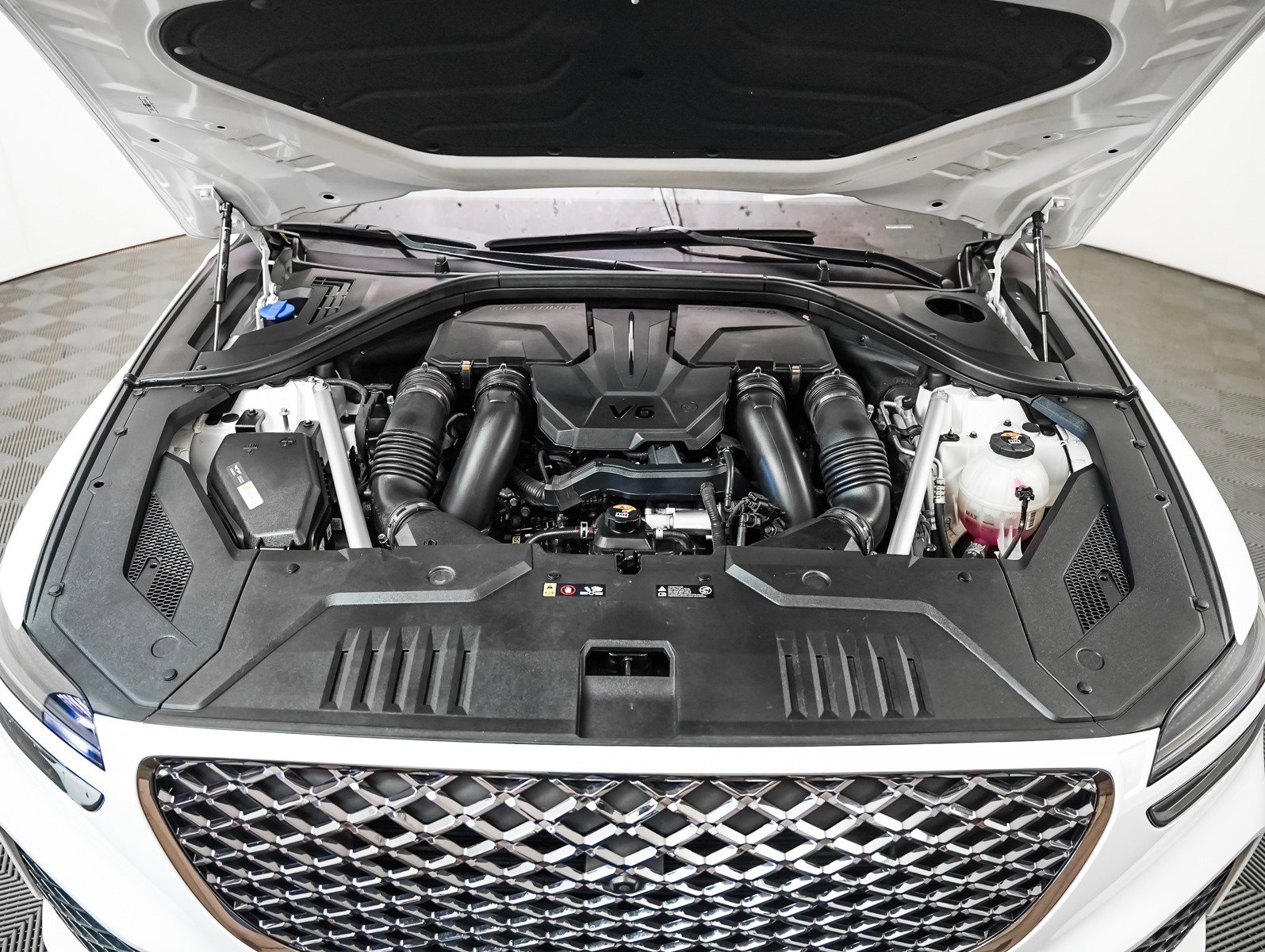 Used 2022 Genesis GV70 3.5T Sport w/ Sport Prestige Package image 4