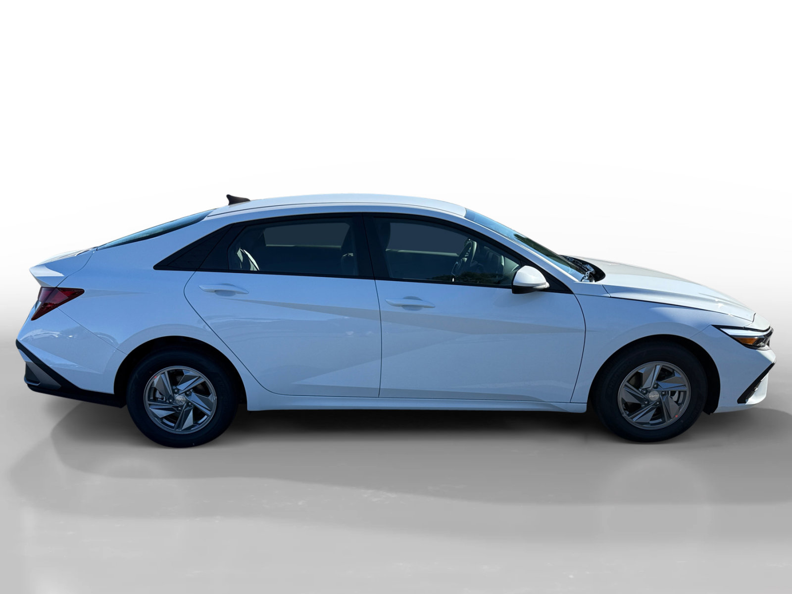 New 2026 Hyundai Elantra SE FWD image 6