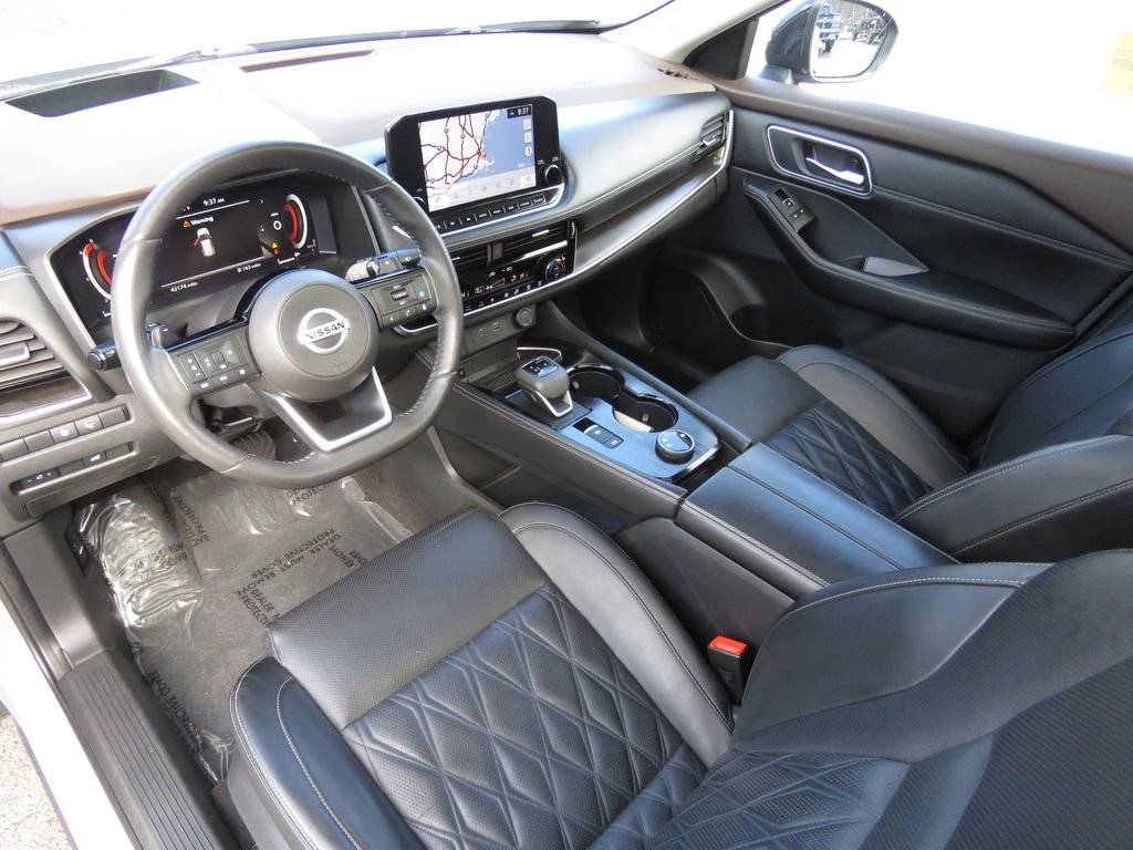 Used 2021 Nissan Rogue Platinum image 11